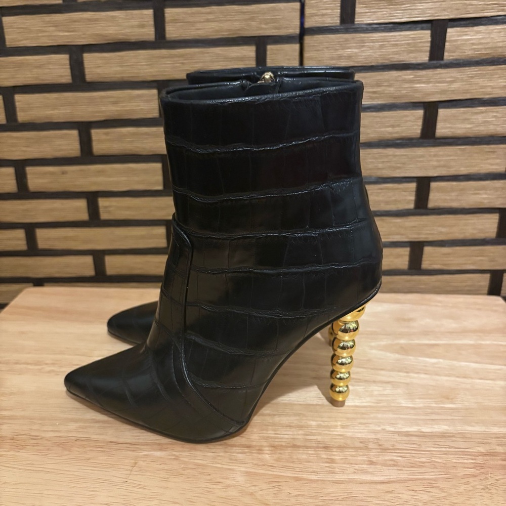Lemon Drop By Privileged Black Pointed Toe‎ Boots Size 5.5